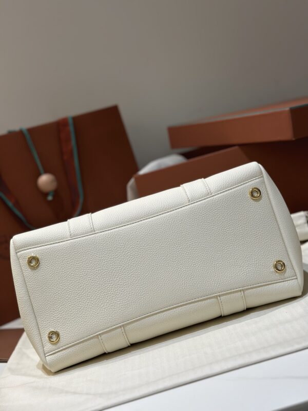 Loro Piana Loom bag L32 Grained Calfskin Whisper White | Loro Piana