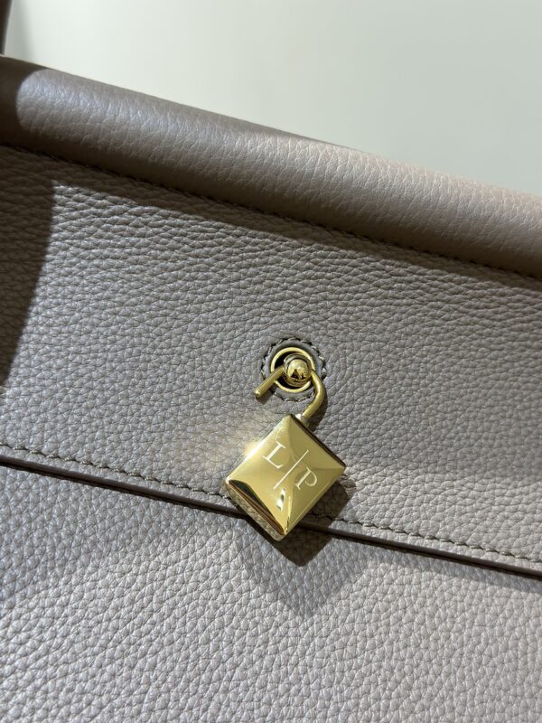 Loro Piana Loom bag L32 Smooth Calfskin brown | Loro Piana CY