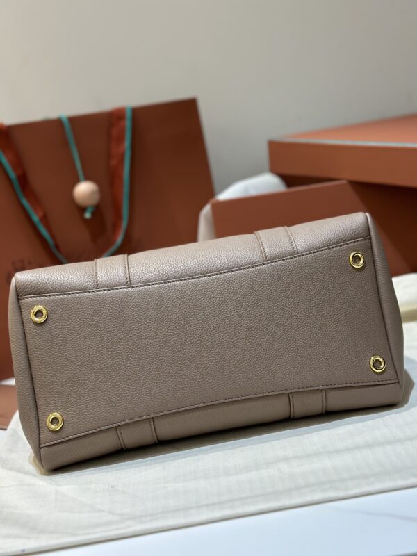 Loro Piana Loom bag L32 Smooth Calfskin brown | Loro Piana CY