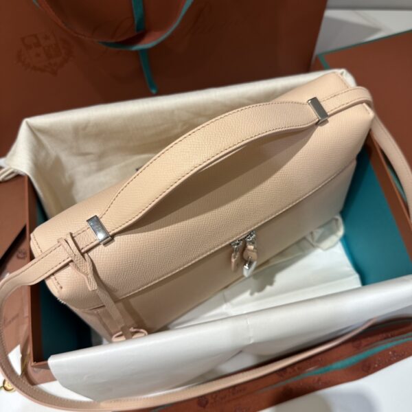Extra bag L27 leather shoulder bag in pink