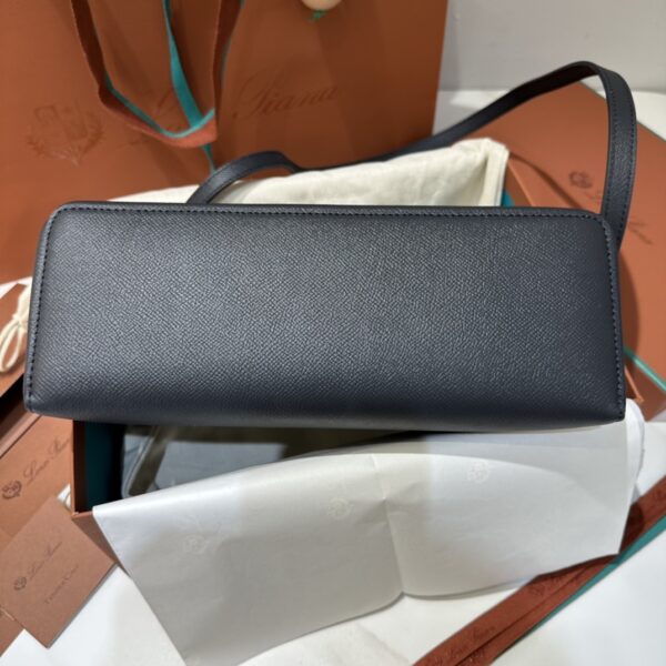 Extra bag L27 leather shoulder bag in black