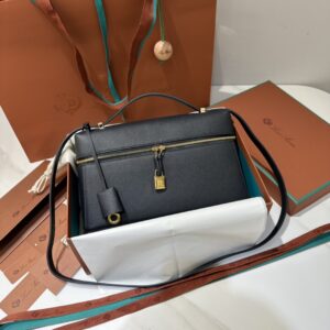 Extra bag L27 leather shoulder bag in black