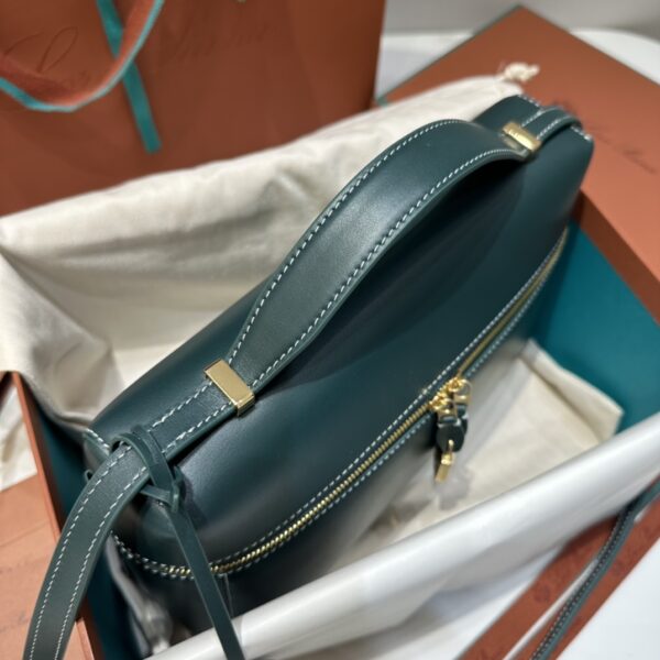 Extra bag L27 leather shoulder bag in  dark green
