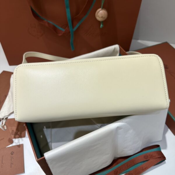 Extra bag L27 leather shoulder bag in beige