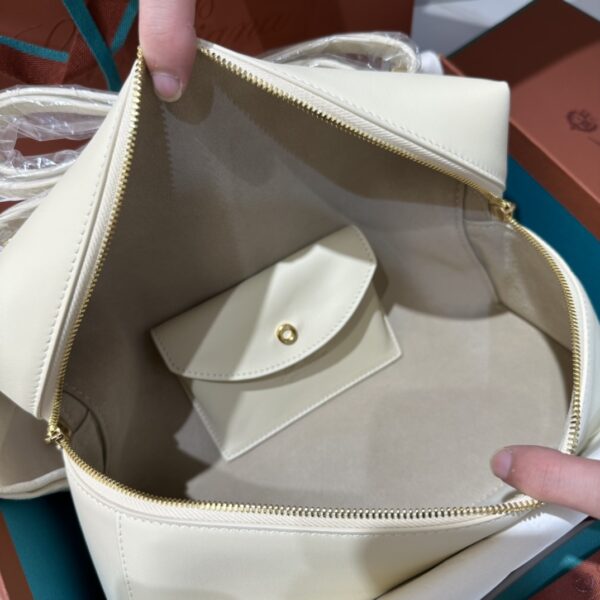 Extra bag L27 leather shoulder bag in beige