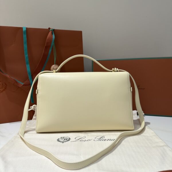 Extra bag L27 leather shoulder bag in beige