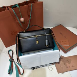Extra L27 leather crossbody bag in black – Loro Piana |