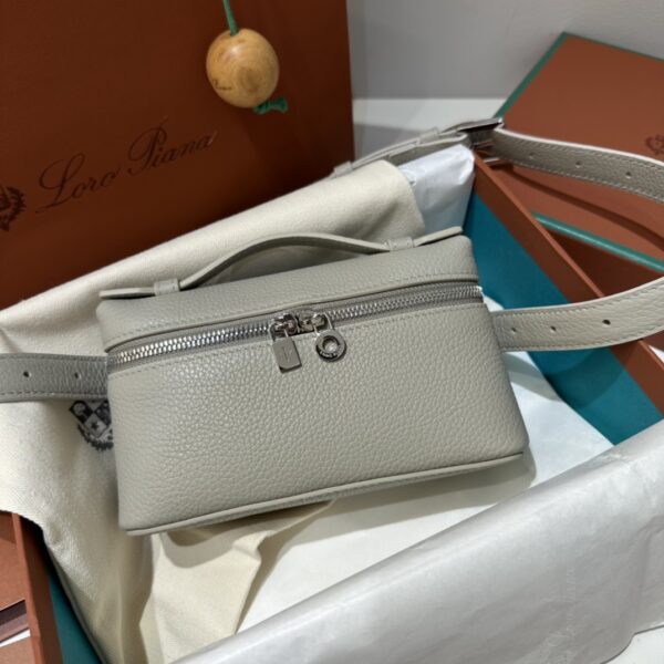 Extra pocket leather handbag Loro Piana White in Leather