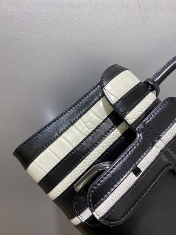 Delvaux Sac à main Alligator Brillant Delvaux 02569