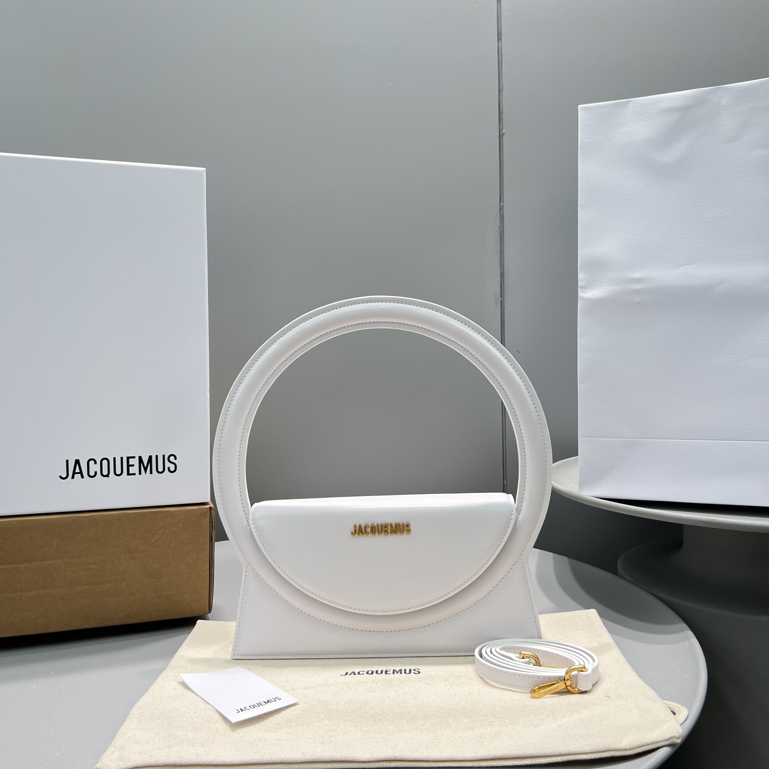 JACQUEMUS Smooth Calfskin Le Sac Rond White 1474112