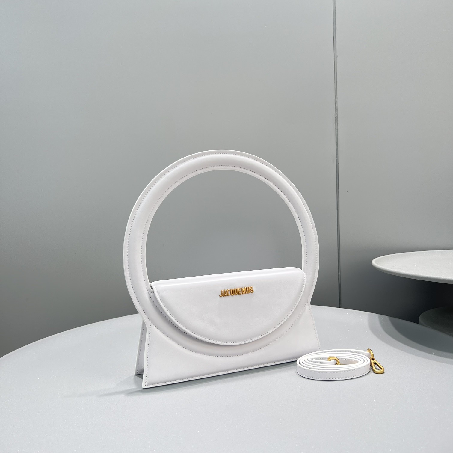 JACQUEMUS Smooth Calfskin Le Sac Rond White 1474112