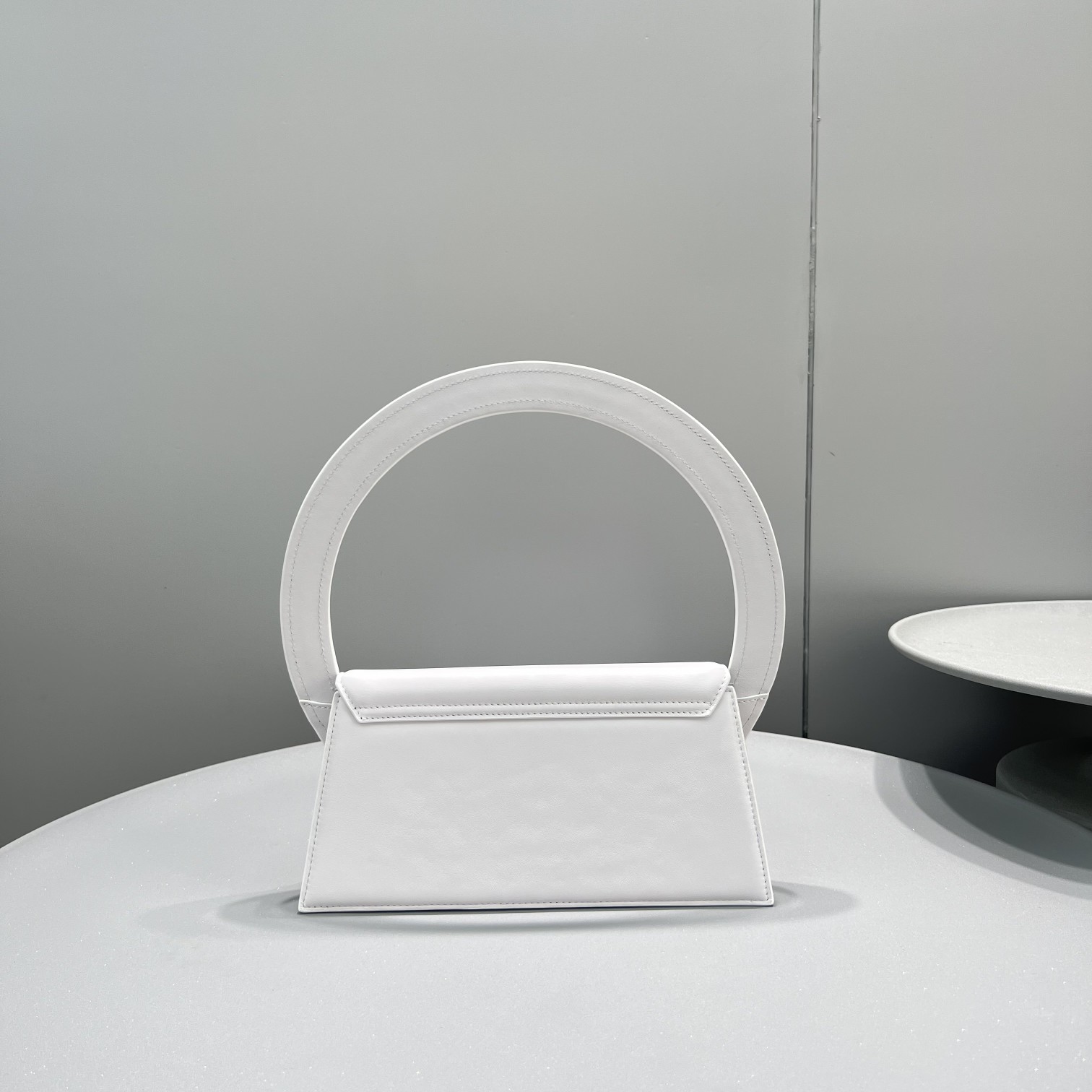 JACQUEMUS Smooth Calfskin Le Sac Rond White 1474112