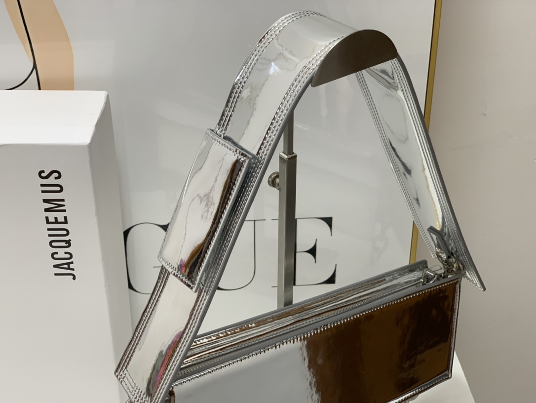 Jacquemus Le Ciuciu Silver in Leather with Silver-tone - US