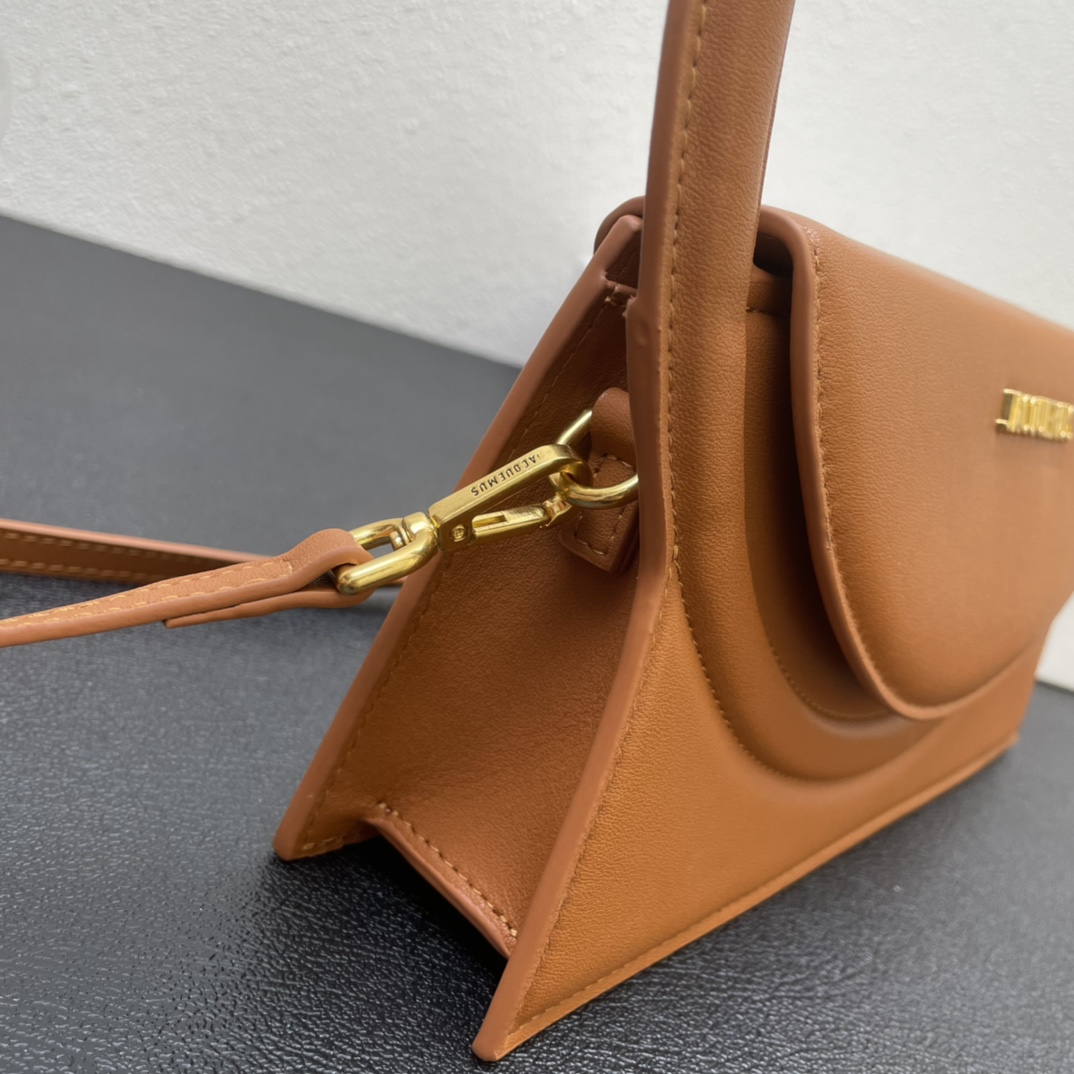 Jacquemus Le Sac Rond Leather Shoulder Bag In Brown