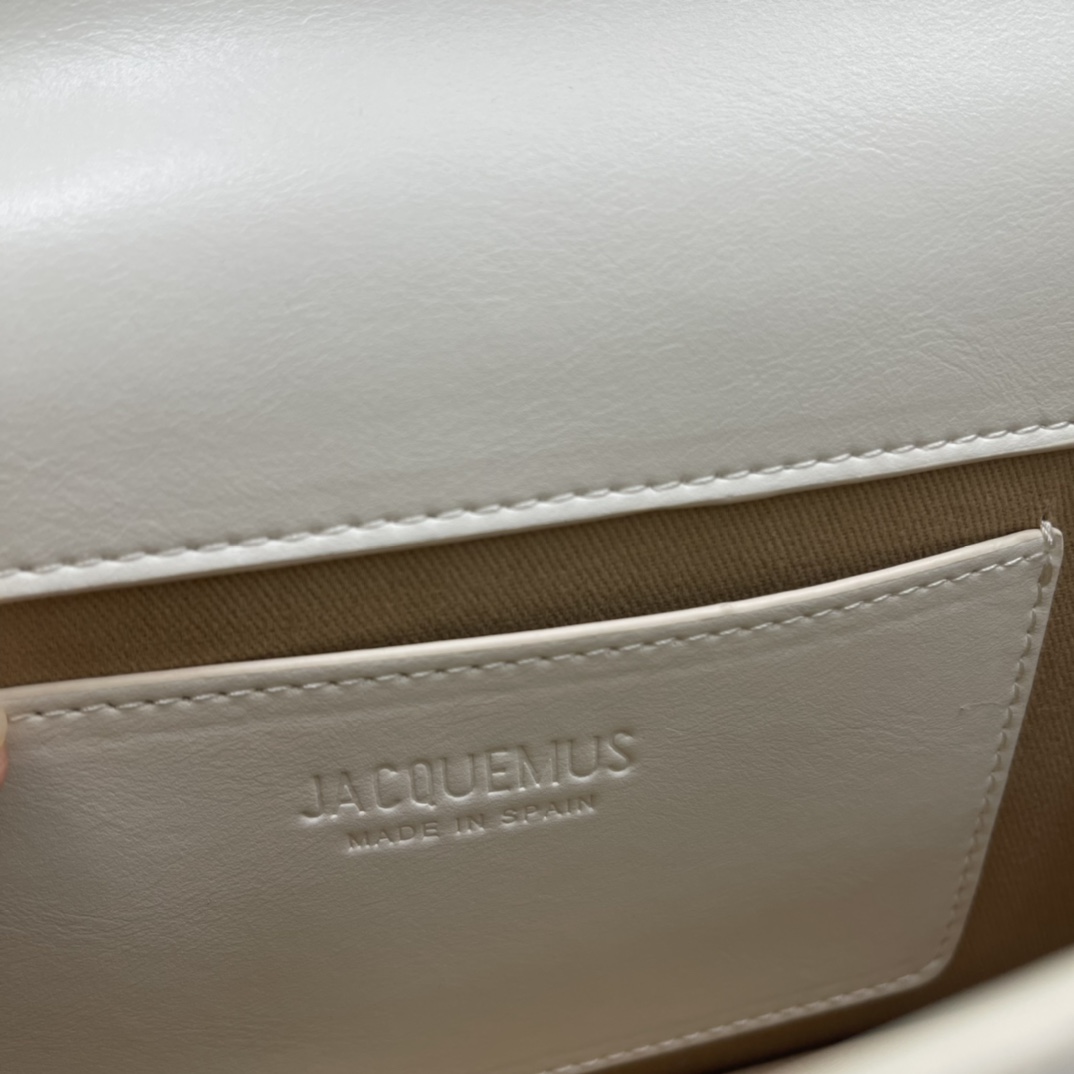Jacquemus Le Bambino Leather Shoulder Bag in white