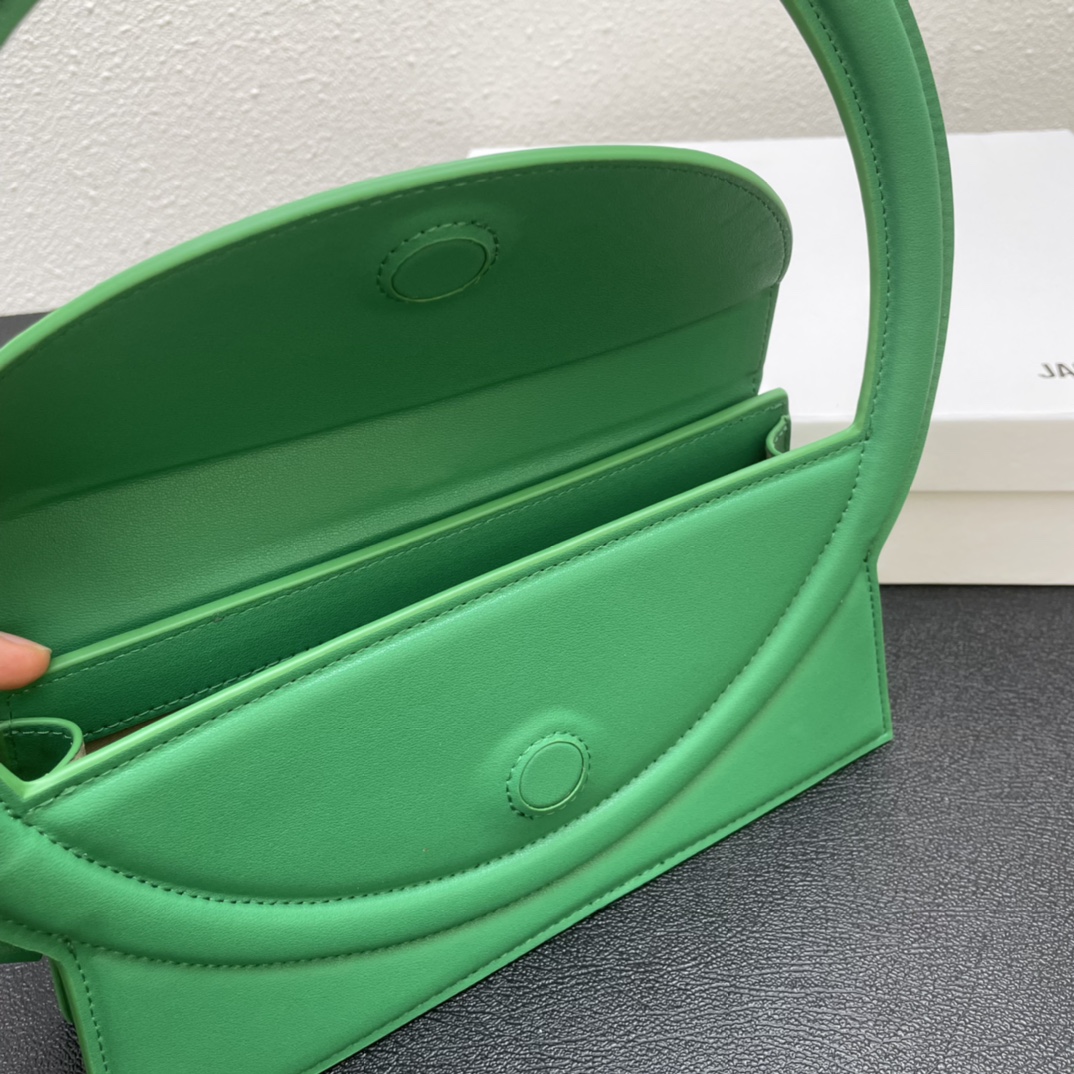 Jacquemus Le Sac Rond Leather Shoulder Bag In green
