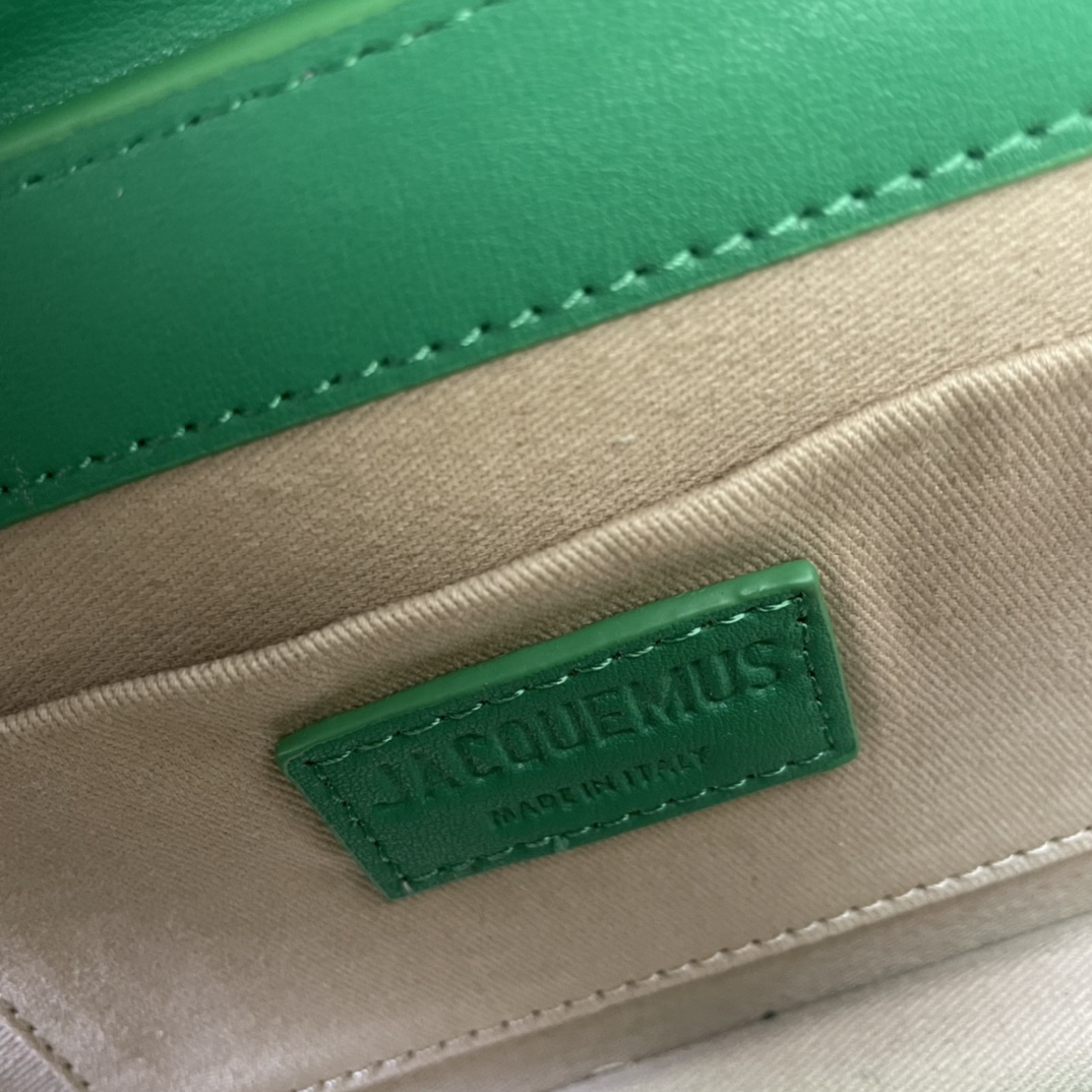 Jacquemus Le Sac Rond Leather Shoulder Bag In green
