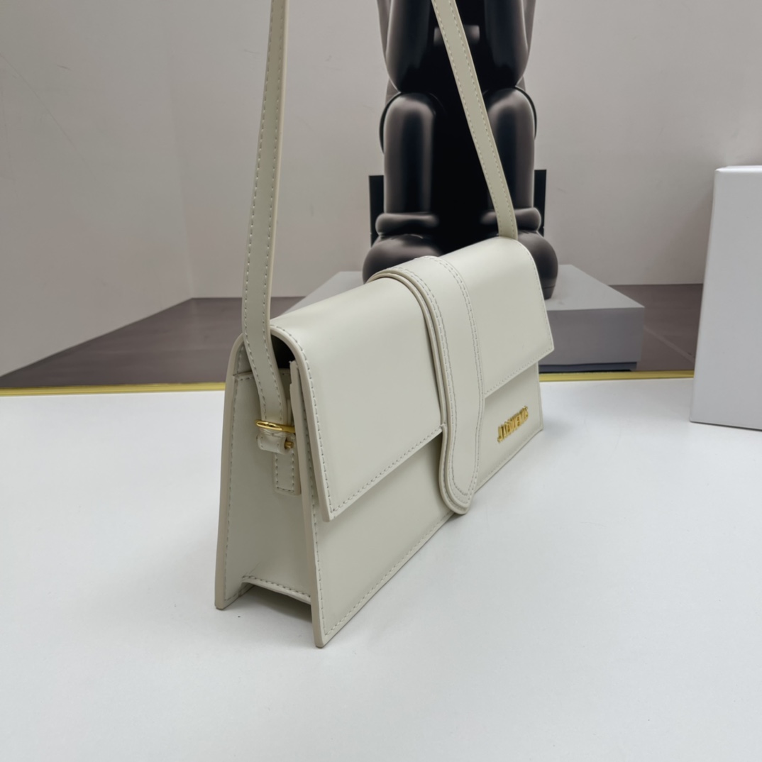 Jacquemus Le Bambino Leather Shoulder Bag in white