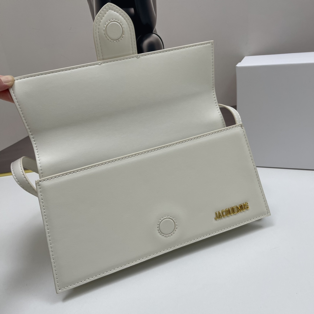 Jacquemus Le Bambino Leather Shoulder Bag in white