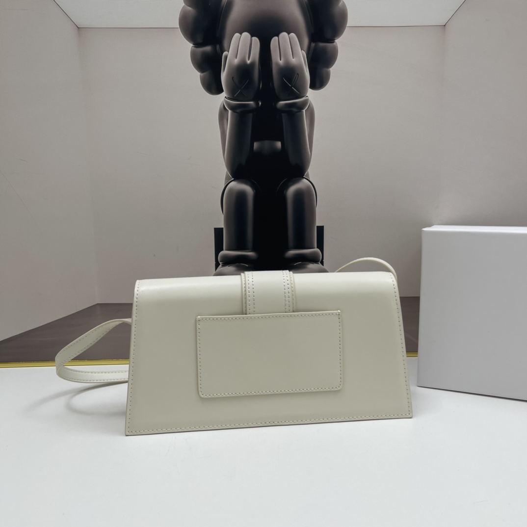 Jacquemus Le Bambino Leather Shoulder Bag in white