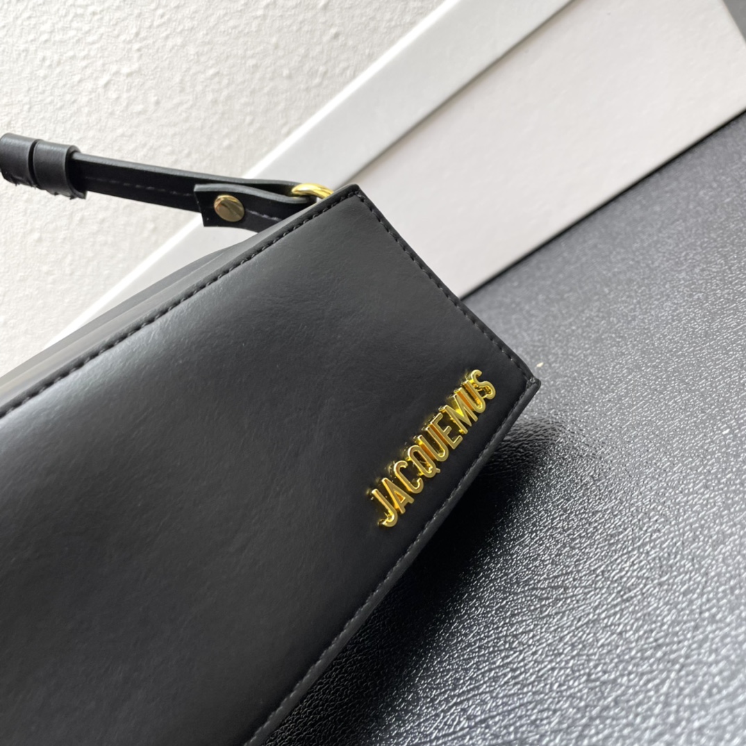 Le bomba leather handbag Jacquemus black in Leather -