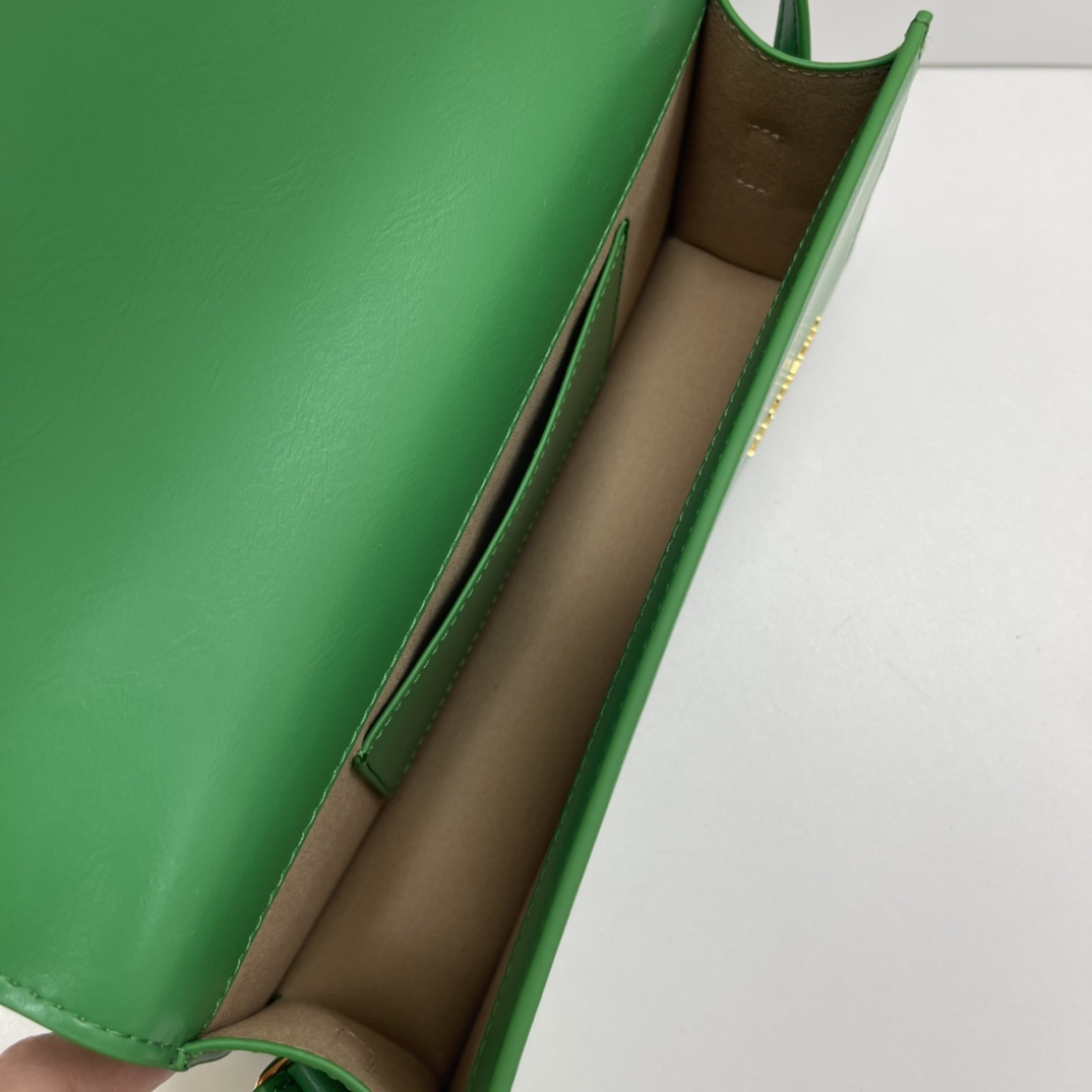Jacquemus Le Bambino Leather Shoulder Bag in green