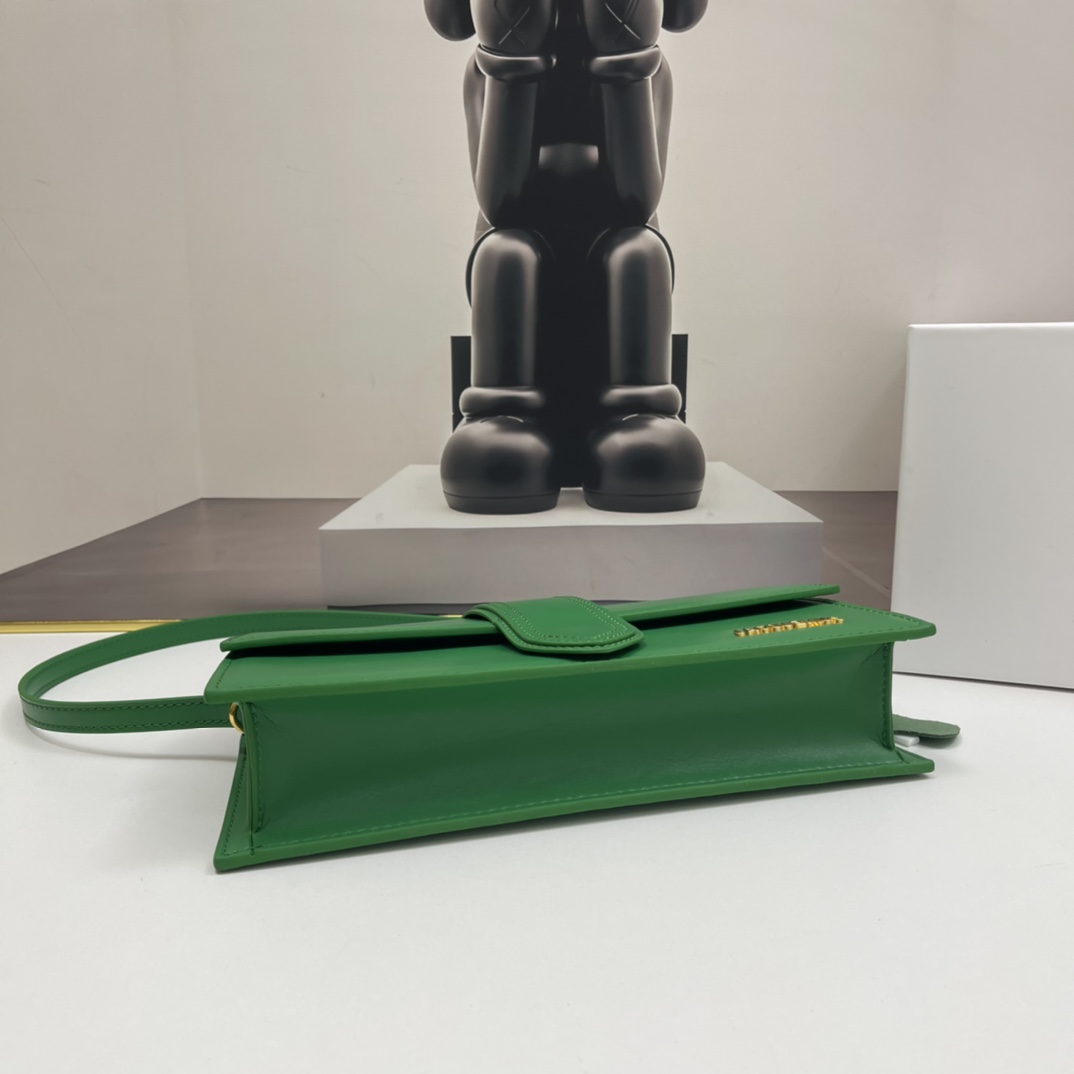 Jacquemus Le Bambino Leather Shoulder Bag in green