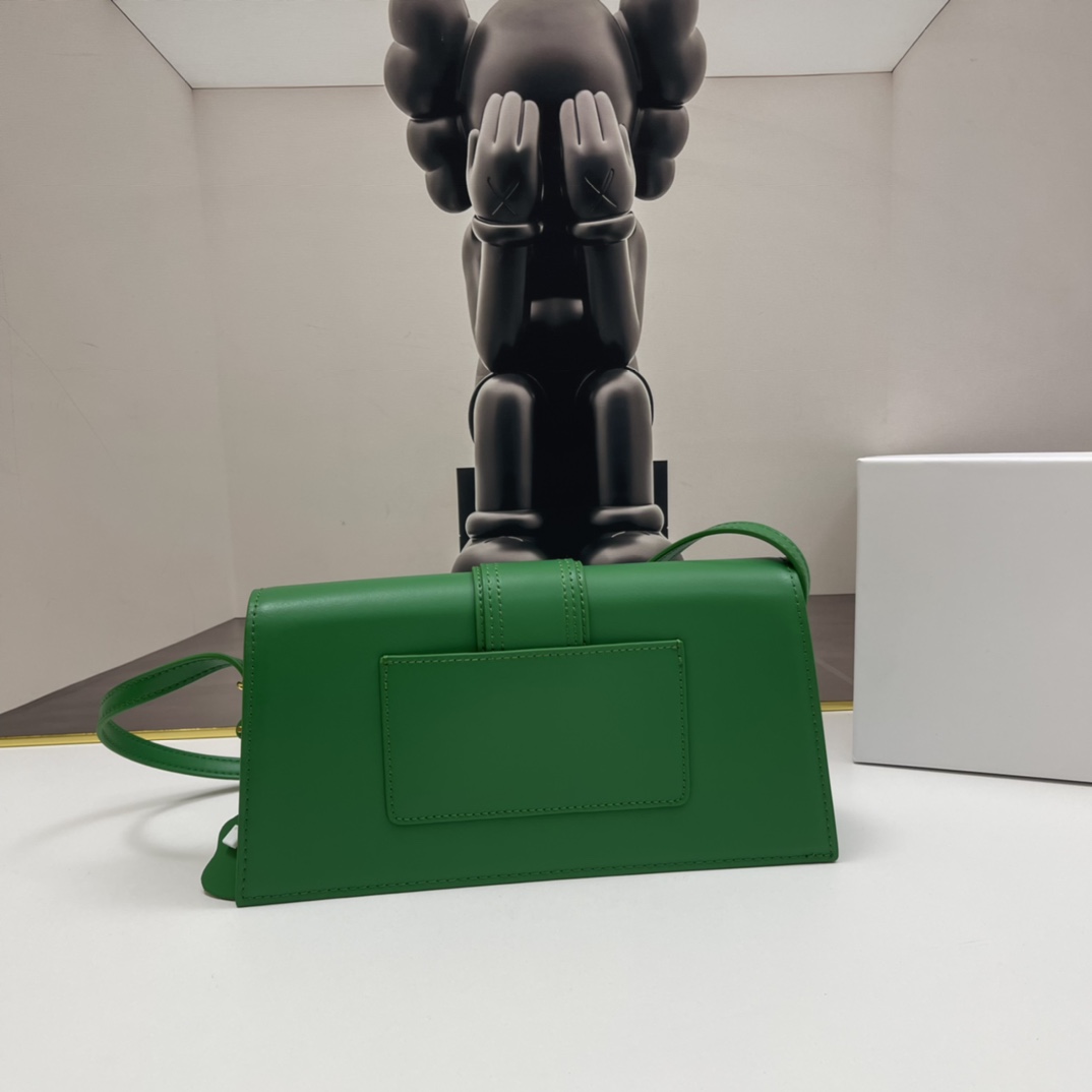 Jacquemus Le Bambino Leather Shoulder Bag in green