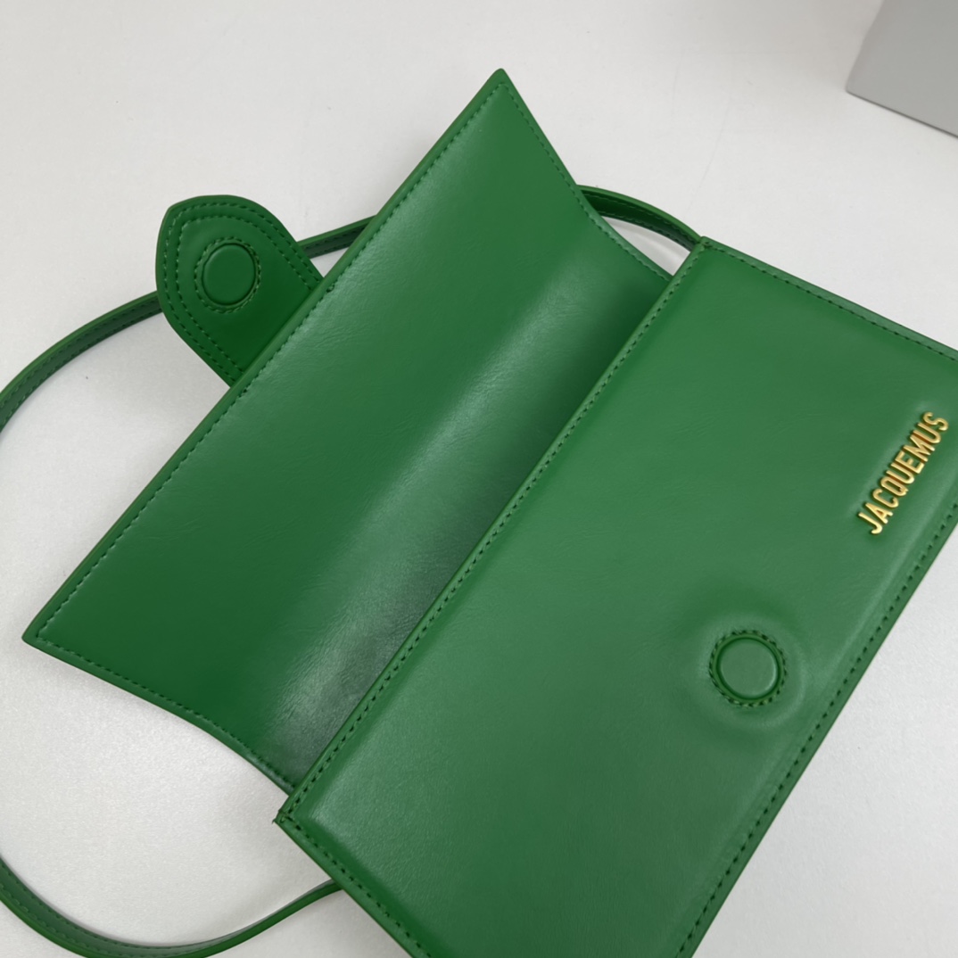 Jacquemus Le Bambino Leather Shoulder Bag in green