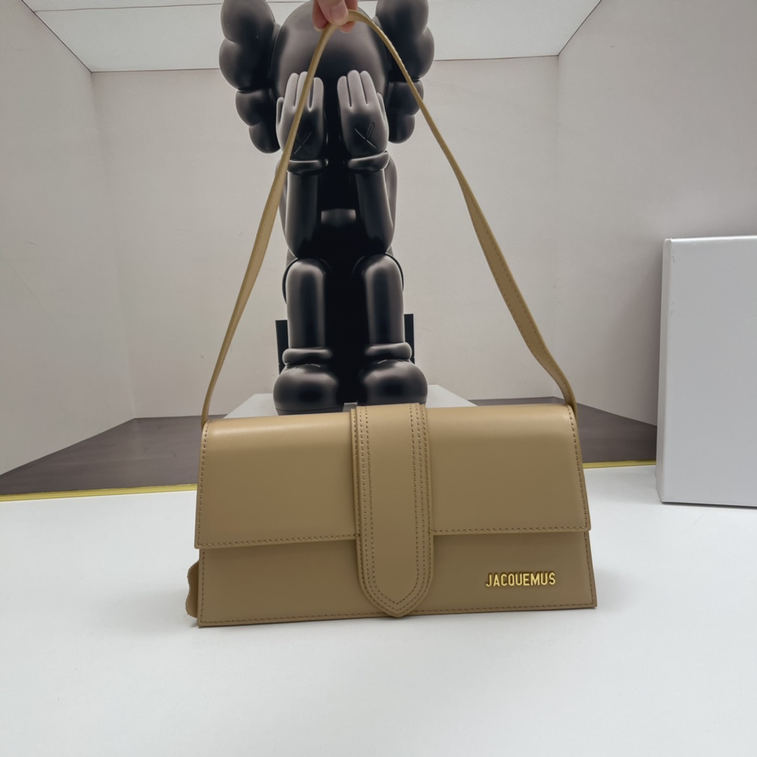 Jacquemus Le Bambino Leather Shoulder Bag in Brown –
