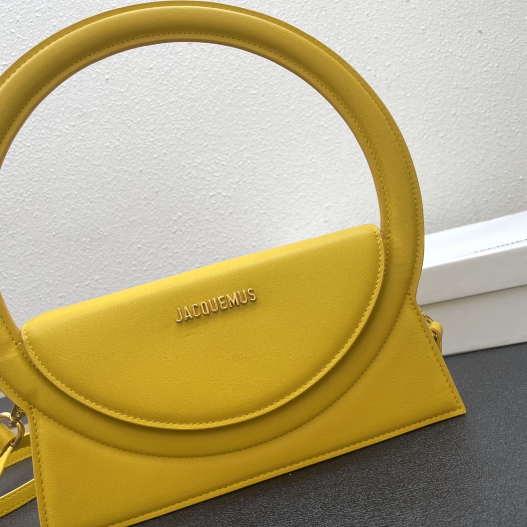Jacquemus Le Sac Rond Leather Shoulder Bag In yellow