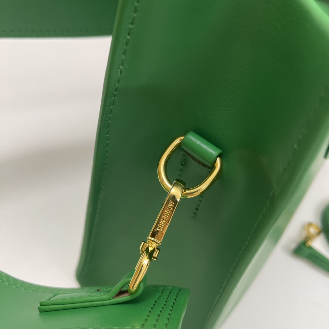 Jacquemus green Leather Le Bambino 24 Shoulder Bag