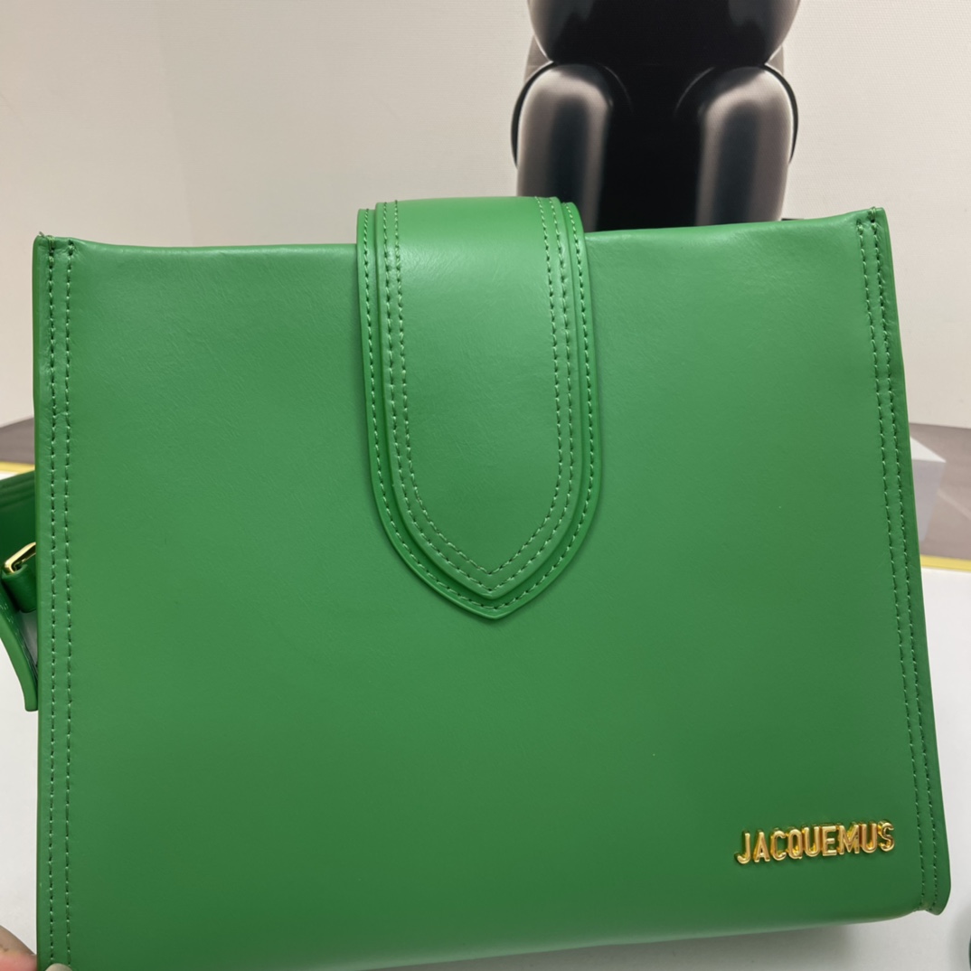 Jacquemus green Leather Le Bambino 24 Shoulder Bag