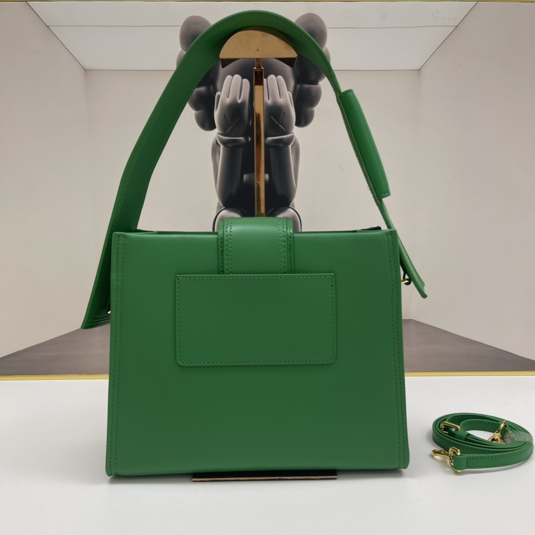Jacquemus green Leather Le Bambino 24 Shoulder Bag
