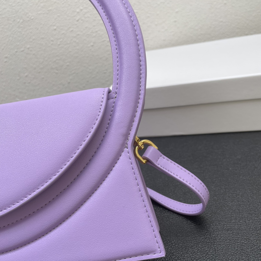 Jacquemus Le Sac Rond Leather Shoulder Bag In pruple
