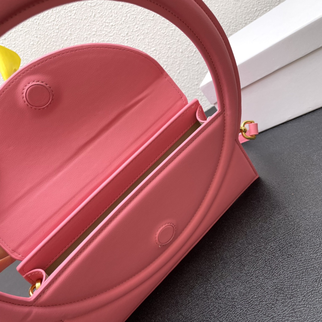 Jacquemus Pink Calfskin Le sac Rond Leather Pony-style calfskin ref.1372805 -