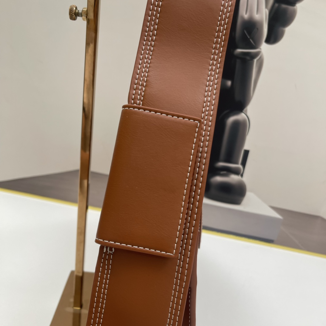 Jacquemus brown Leather Le Bambino 24 Shoulder Bag