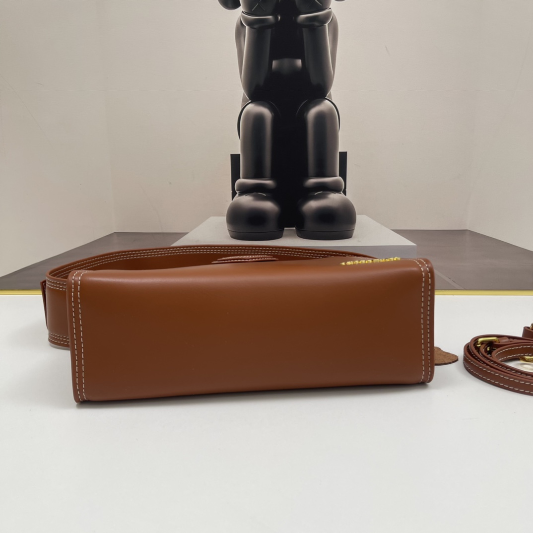 Jacquemus brown Leather Le Bambino 24 Shoulder Bag