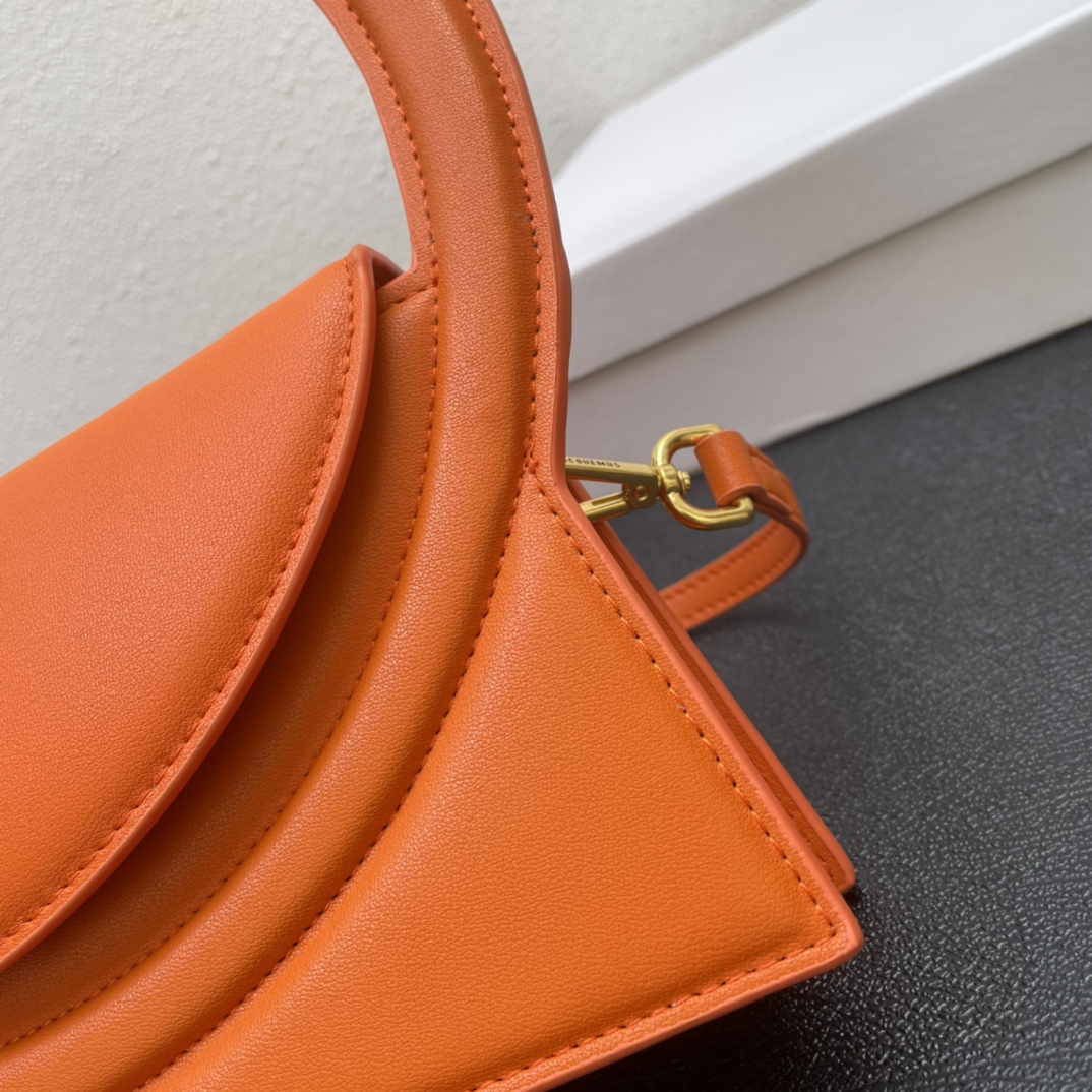 Jacquemus Le Sac Rond Leather Shoulder Bag In orange