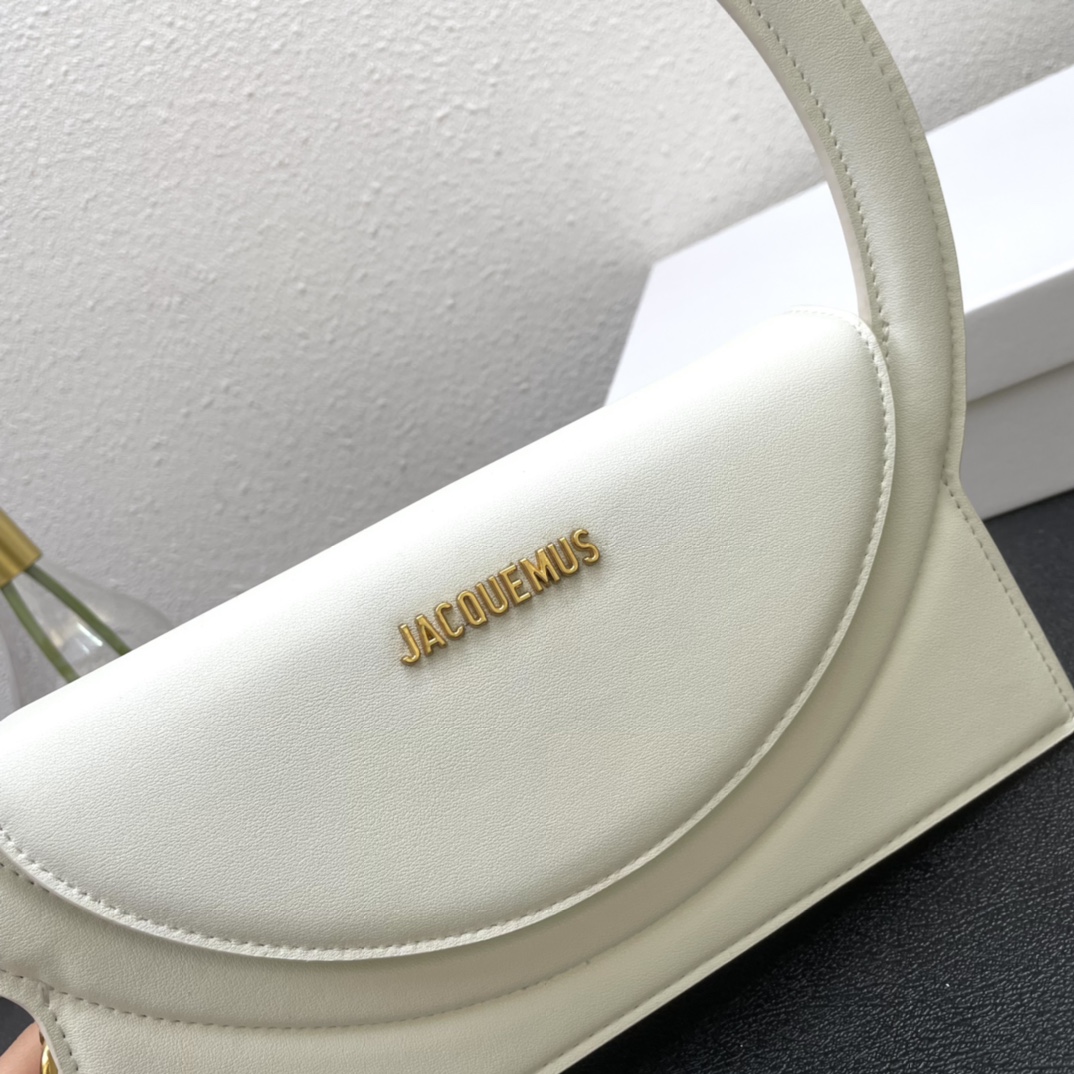 Jacquemus Le Sac Rond Leather Shoulder Bag In Beige