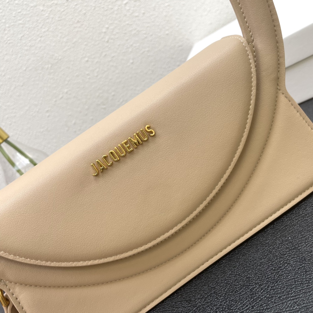 JACQUEMUS Le Sac Rond Leather Shoulder Bag in beige
