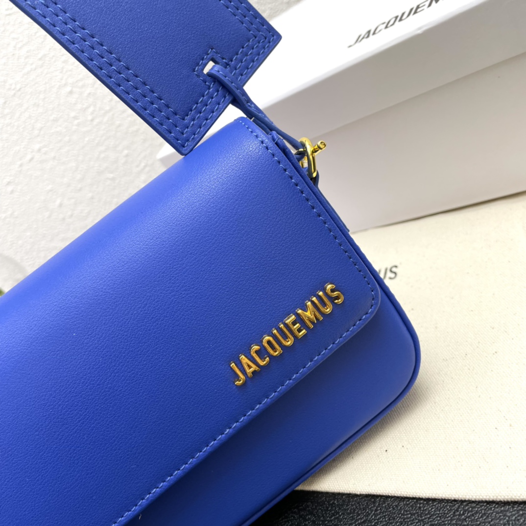 Jacquemus Pre-Owned 2021-2024 Calfskin Le Carinu bag in blue