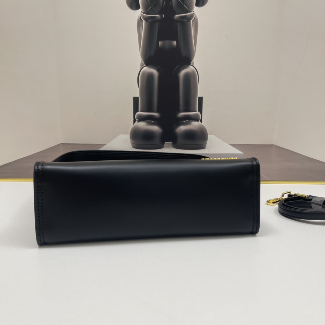 Jacquemus Black Leather Le Bambino 24 Shoulder Bag