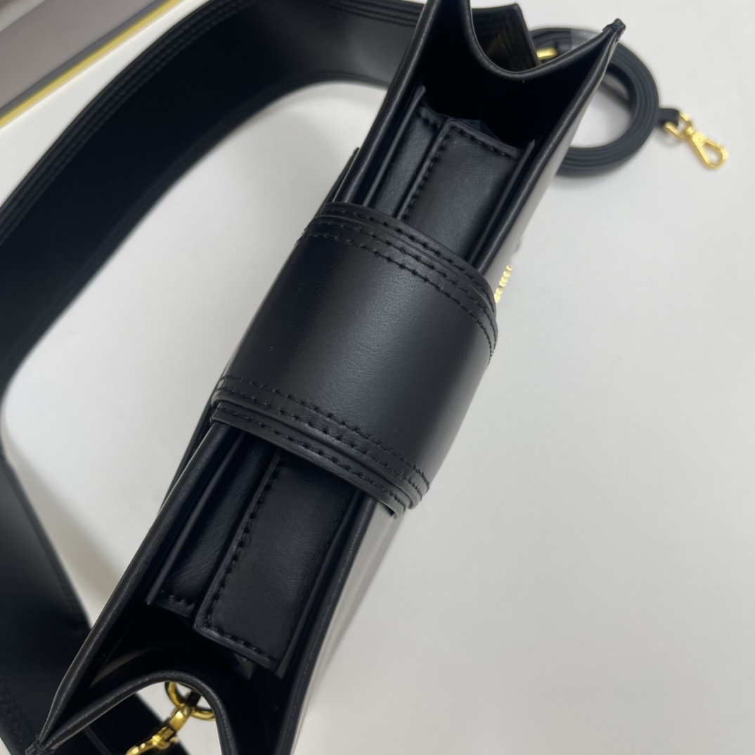 Jacquemus Black Leather Le Bambino 24 Shoulder Bag