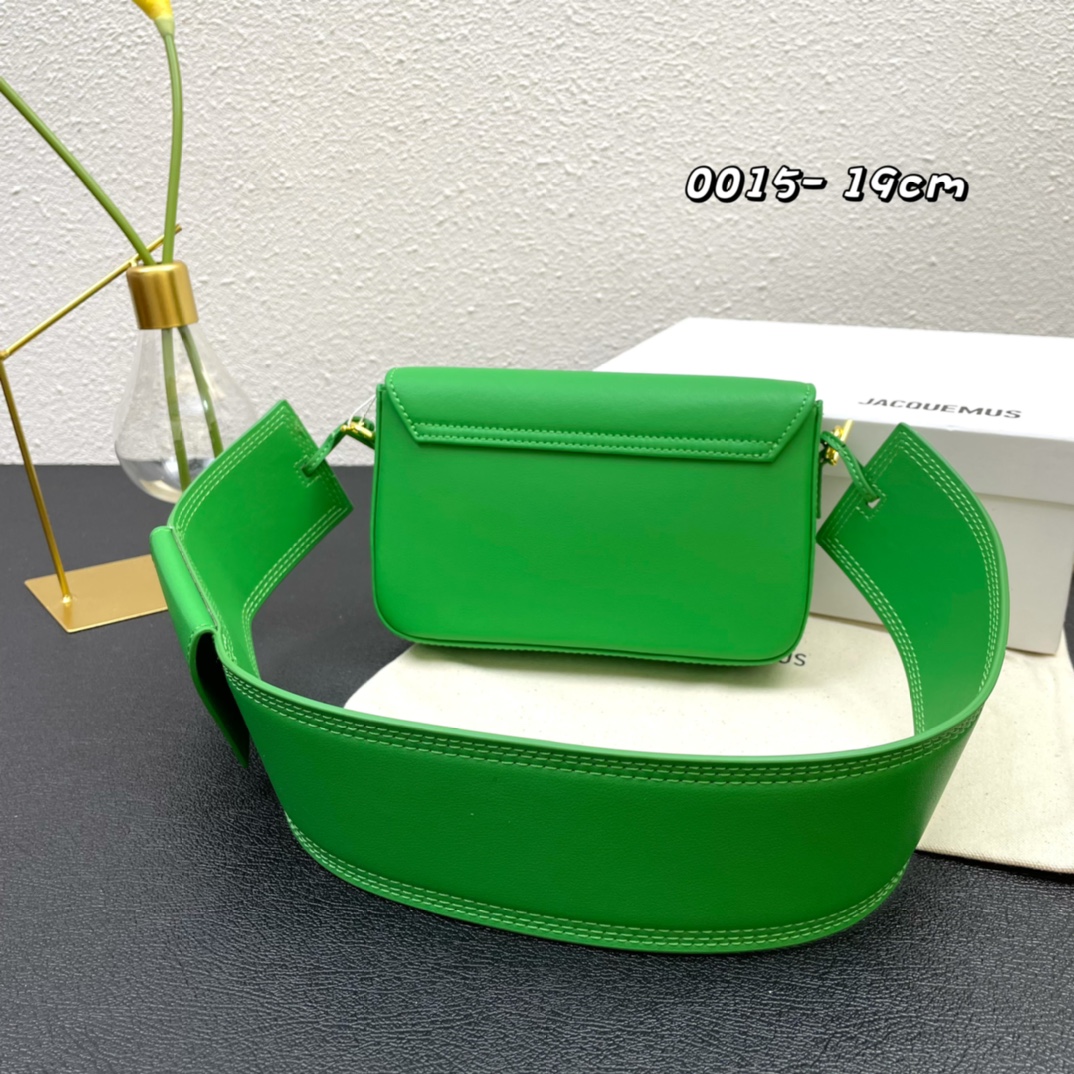 Jacquemus Pre-Owned 2021-2024 Calfskin Le Carinu bag in green