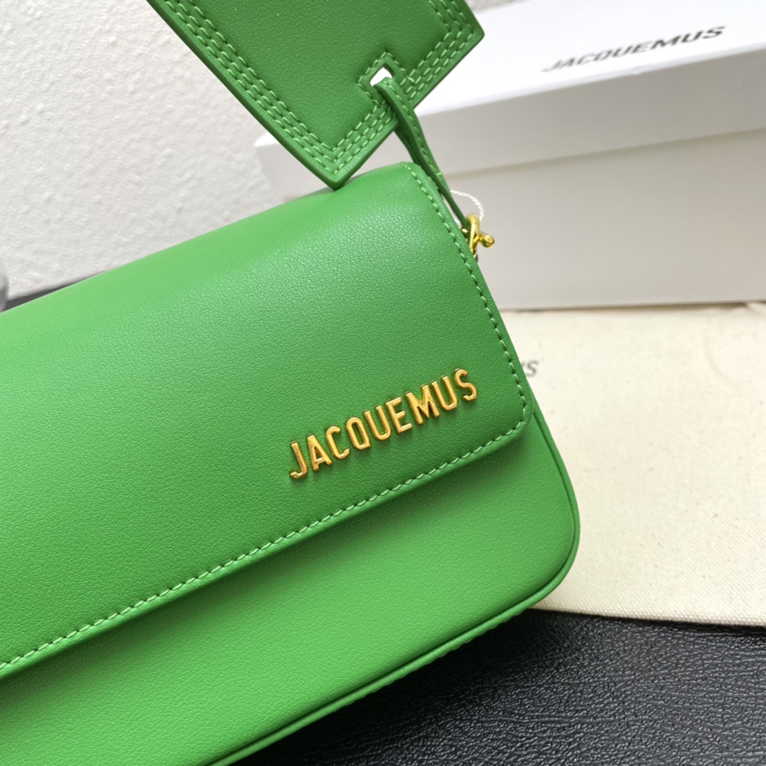 Jacquemus Pre-Owned 2021-2024 Calfskin Le Carinu bag in green