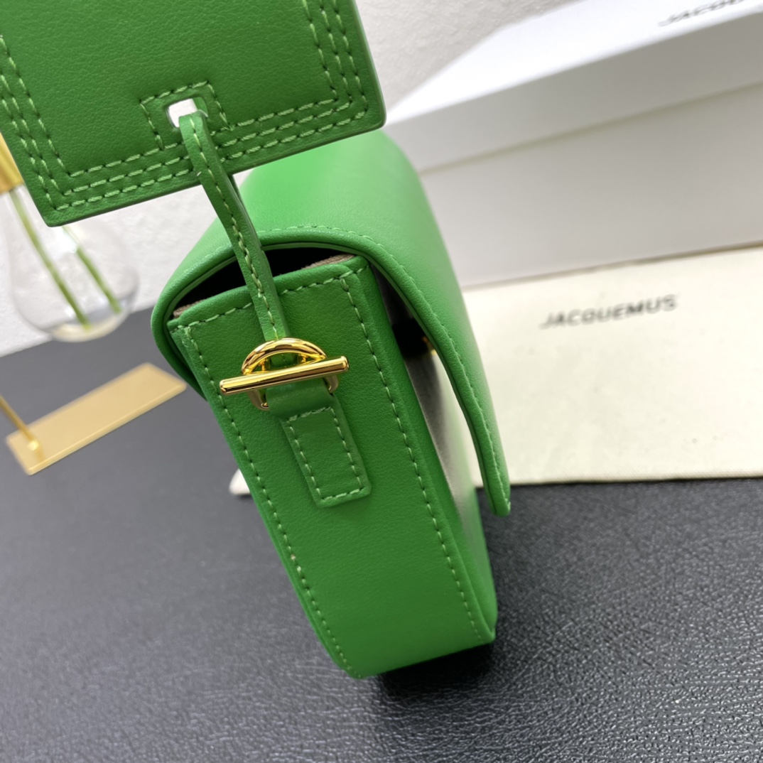 Jacquemus Pre-Owned 2021-2024 Calfskin Le Carinu bag in green
