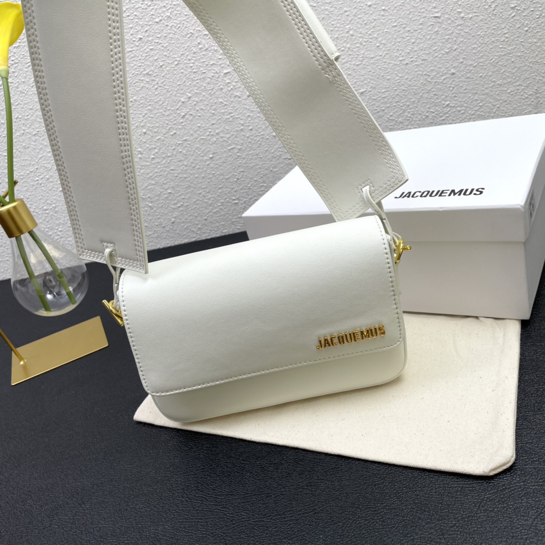 Jacquemus Pre-Owned 2021-2024 Calfskin Le Carinu bag in white