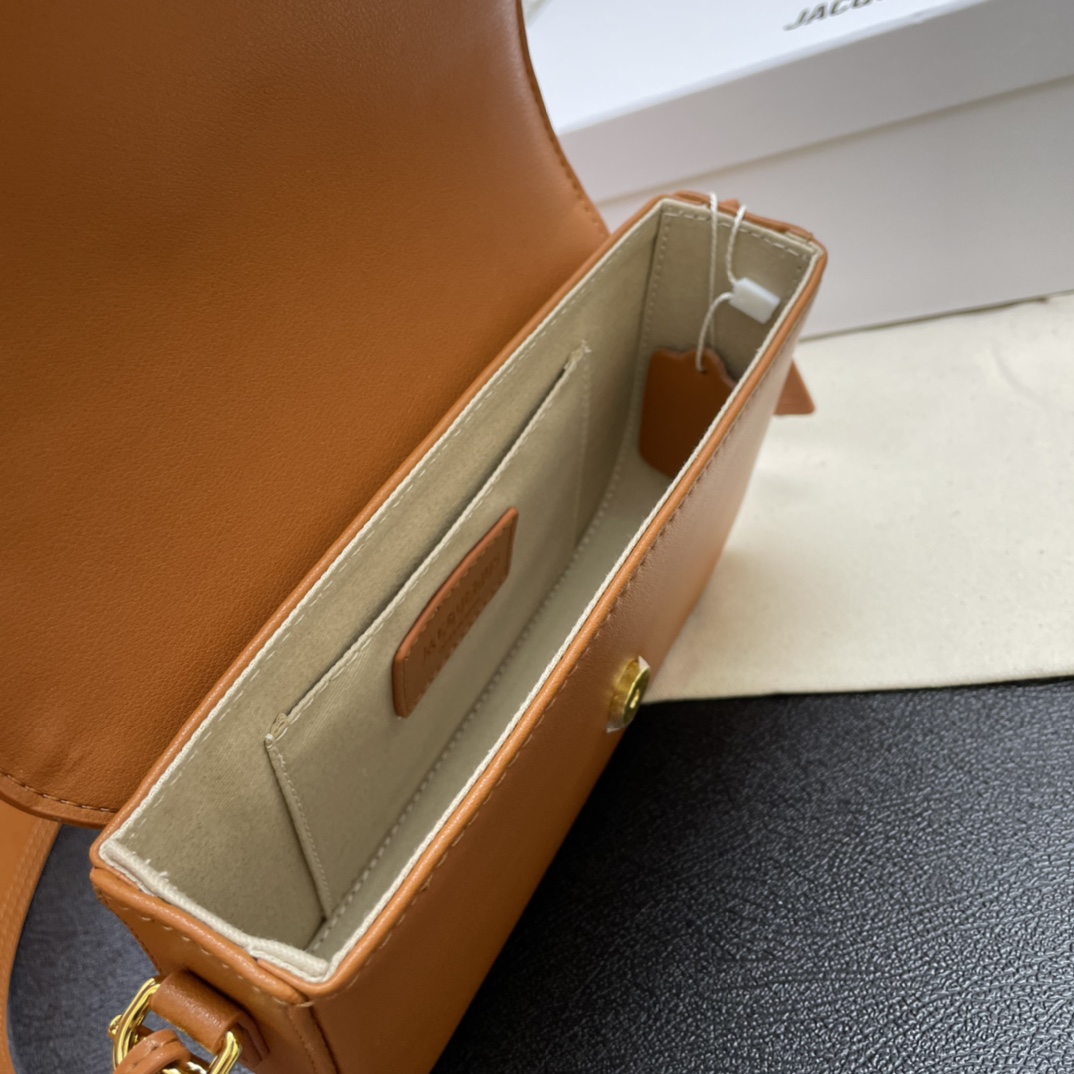 Jacquemus Le Chiquito Long Tote Bag | Brown