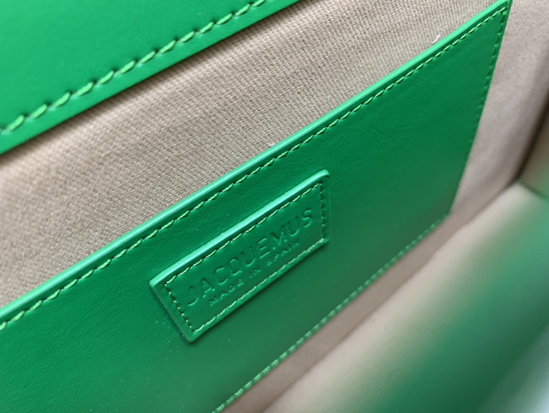 JACQUEMUS LE GRAND BAMBINO green